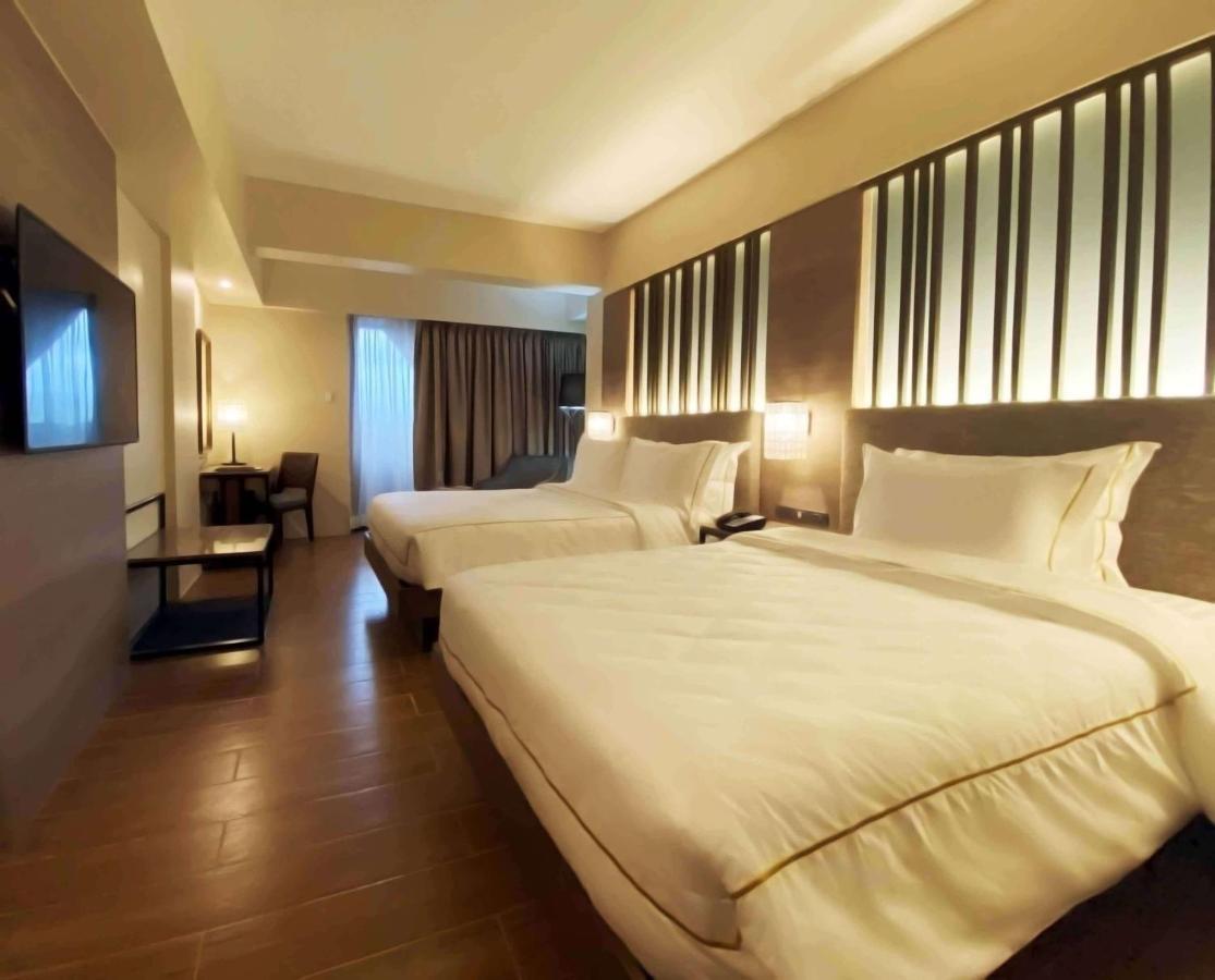 The Aurora Subic Hotel Managed By Hii Olongapo Extérieur photo