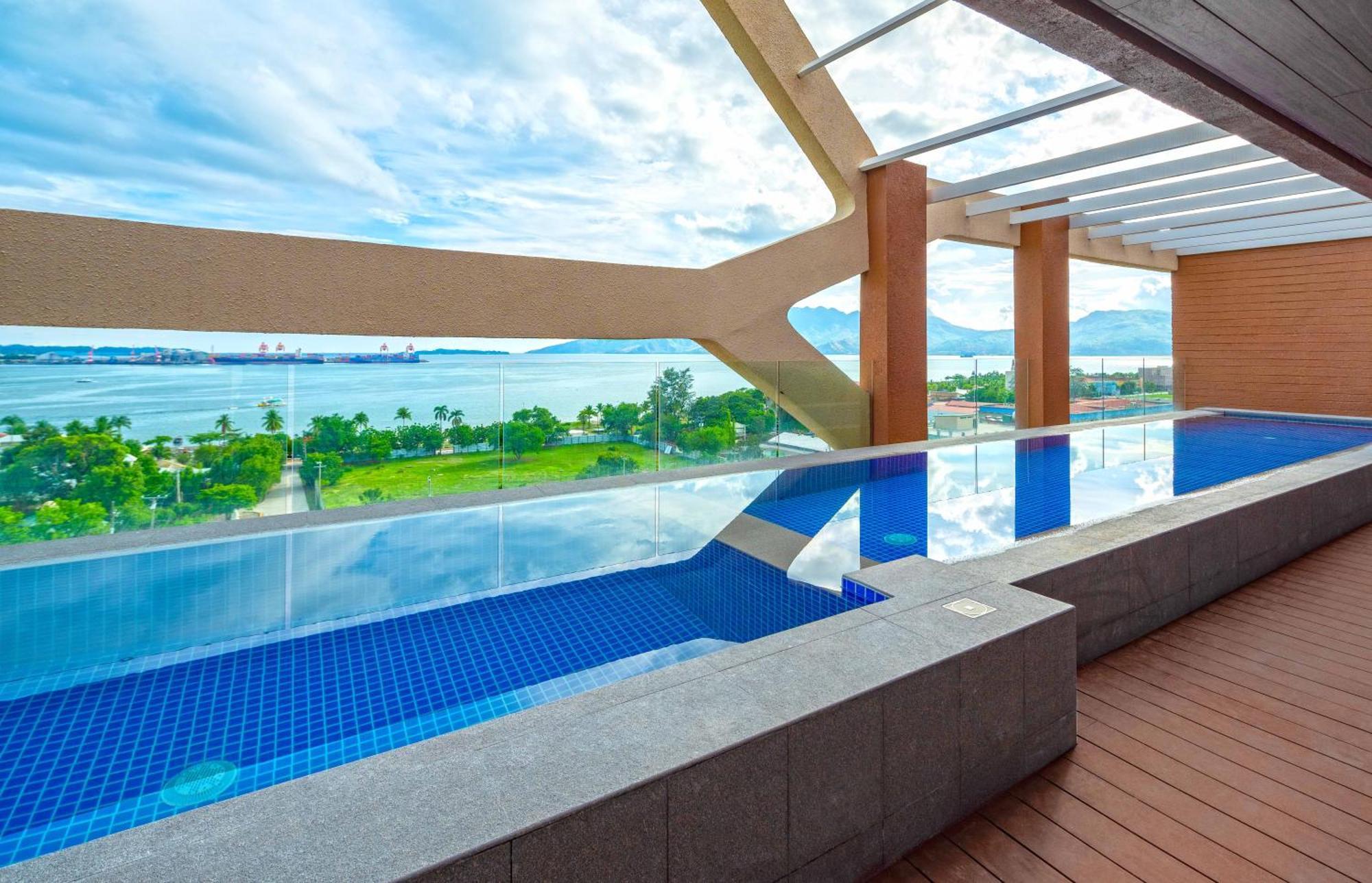The Aurora Subic Hotel Managed By Hii Olongapo Extérieur photo
